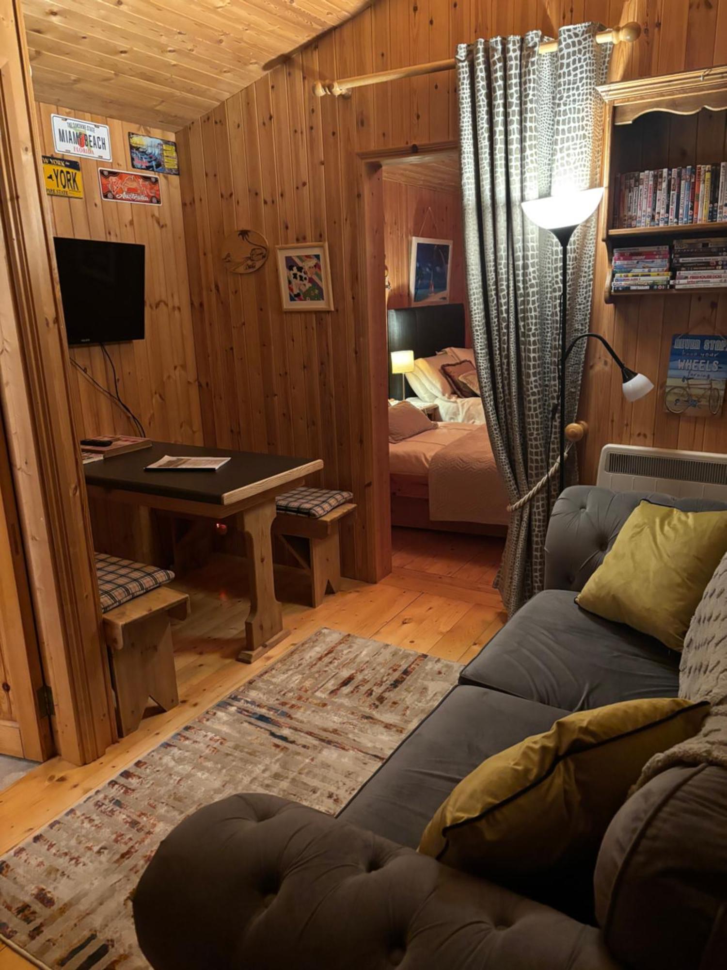 Cozy Countryside Log Cabin Kilkenny Eksteriør bilde