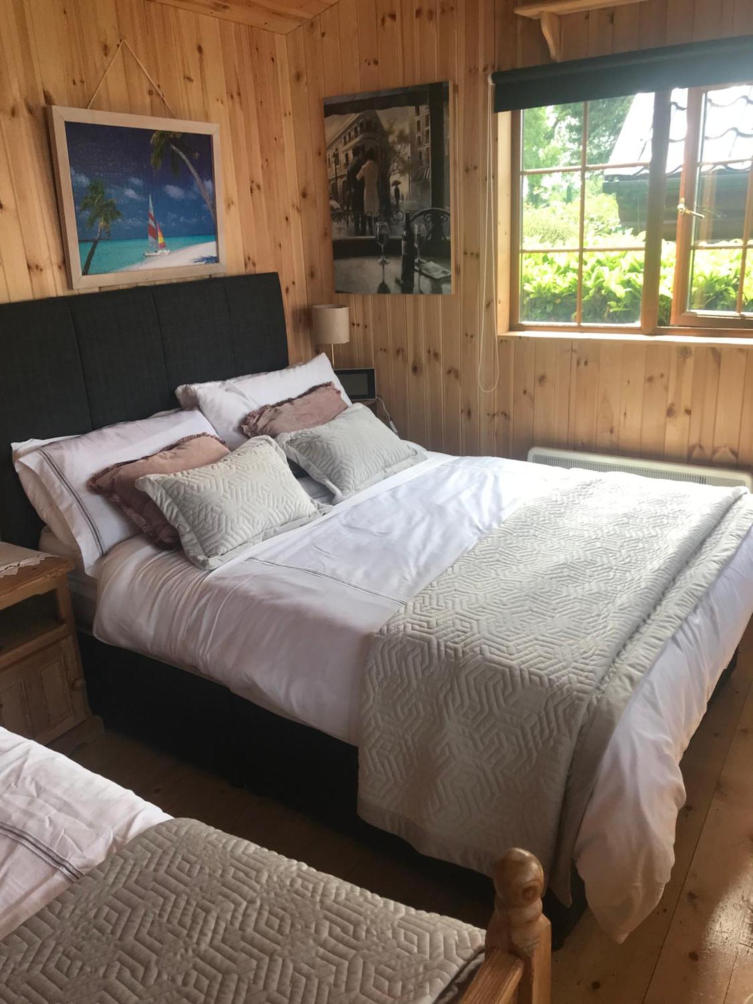 Cozy Countryside Log Cabin Kilkenny Eksteriør bilde